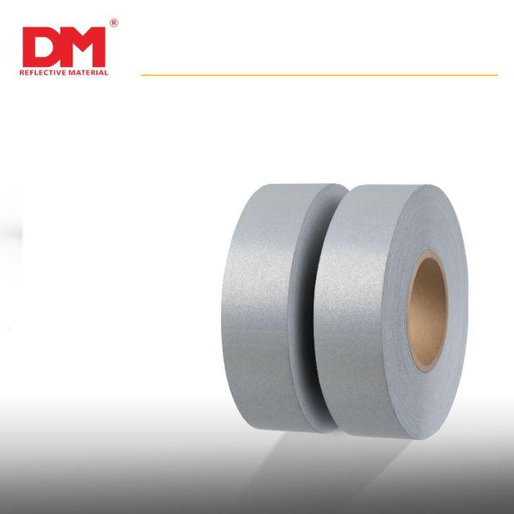 DM 1002 Polyester Gray Reflective Fabric (400 cd/lux)